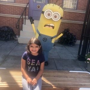 Meet your Posher, Roxana